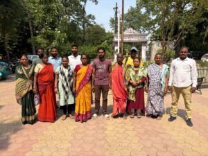 न्याय की उम्मीद से रायपुर प्रेस क्लबर पहुंचे मृतक और घायलों के परिजन